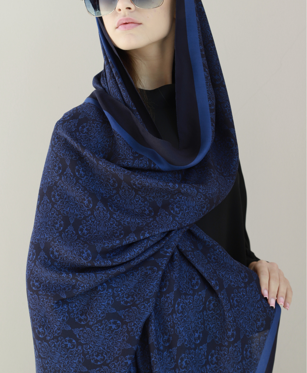 Hüma Hatun Lacivert Floş Viskon Şal