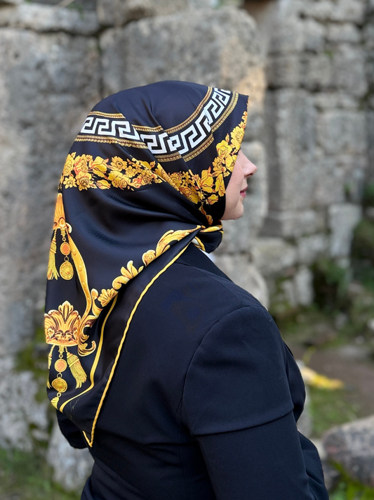 Siyah ve Gold Barok Desen Twill Eşarp