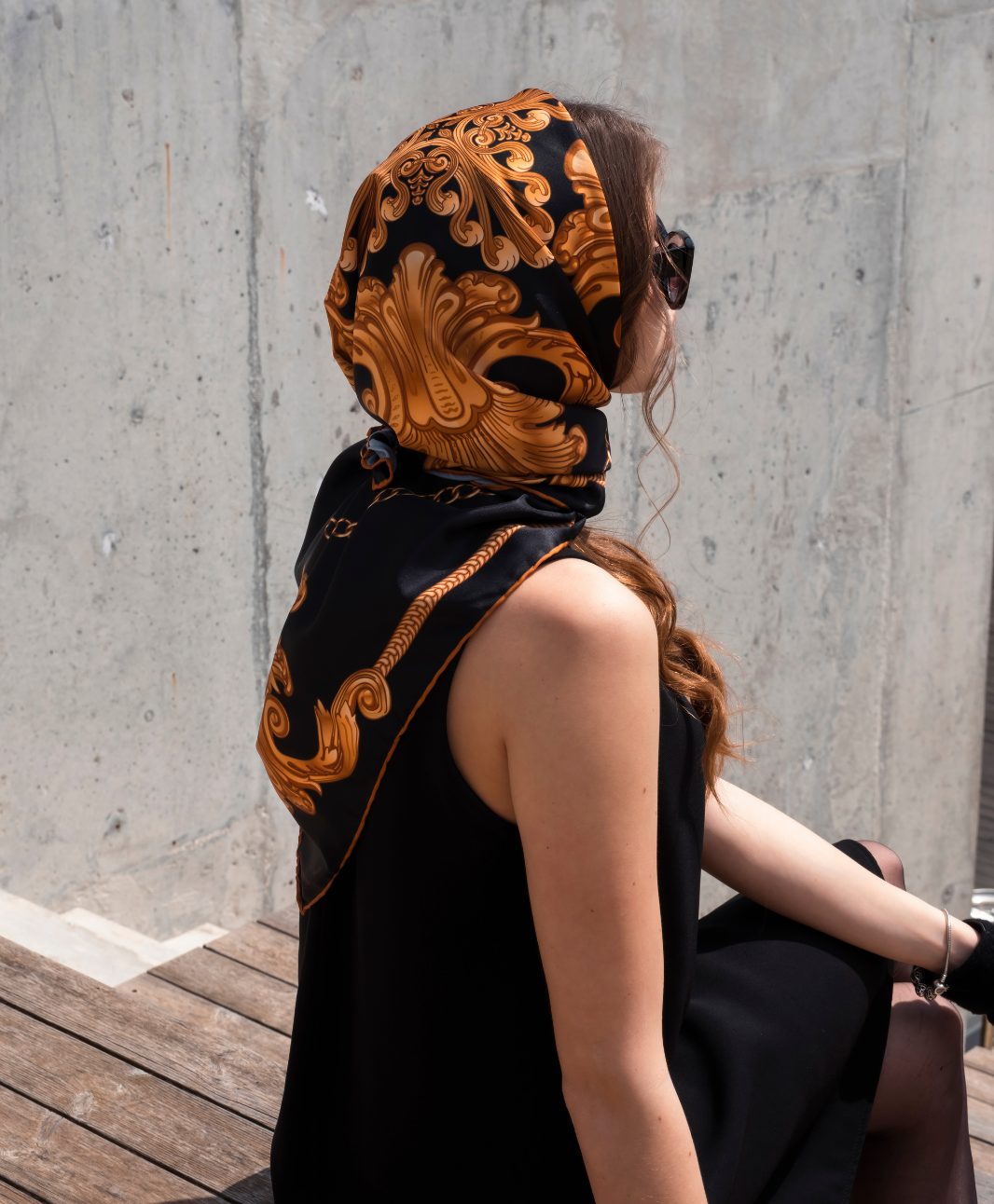 Baroque Siyah Barok Desen Twill Eşarp